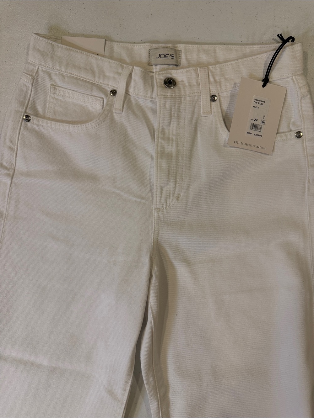 NWT Joe’s Jeans - The Ryan White Denim Jeans
Size 24
Retail $228